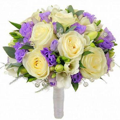 Букет невесты из роз, эустомы и фрезии «Нежный аромат»